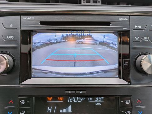 Used 2015 Toyota Avalon XLE Touring image 12