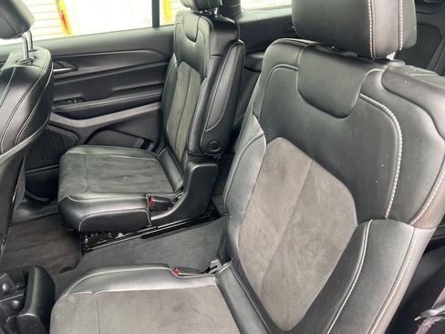 Used 2024 Jeep Grand Cherokee L Altitude image 13