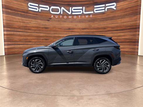 Used 2025 Hyundai Tucson Limited image 2