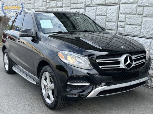 Used 2017 Mercedes-Benz GLE 350 w/ Premium 1 Package image 3