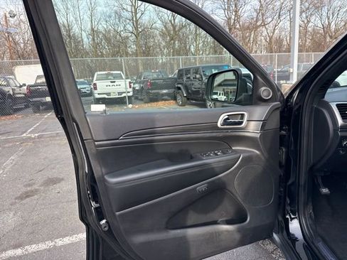 Used 2021 Jeep Grand Cherokee Limited image 36