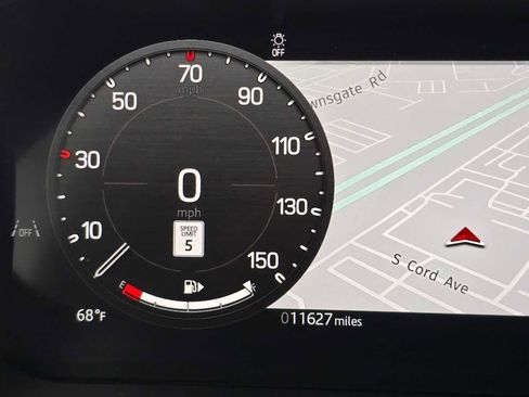 Used 2025 Land Rover Defender 110 X-Dynamic SE image 25