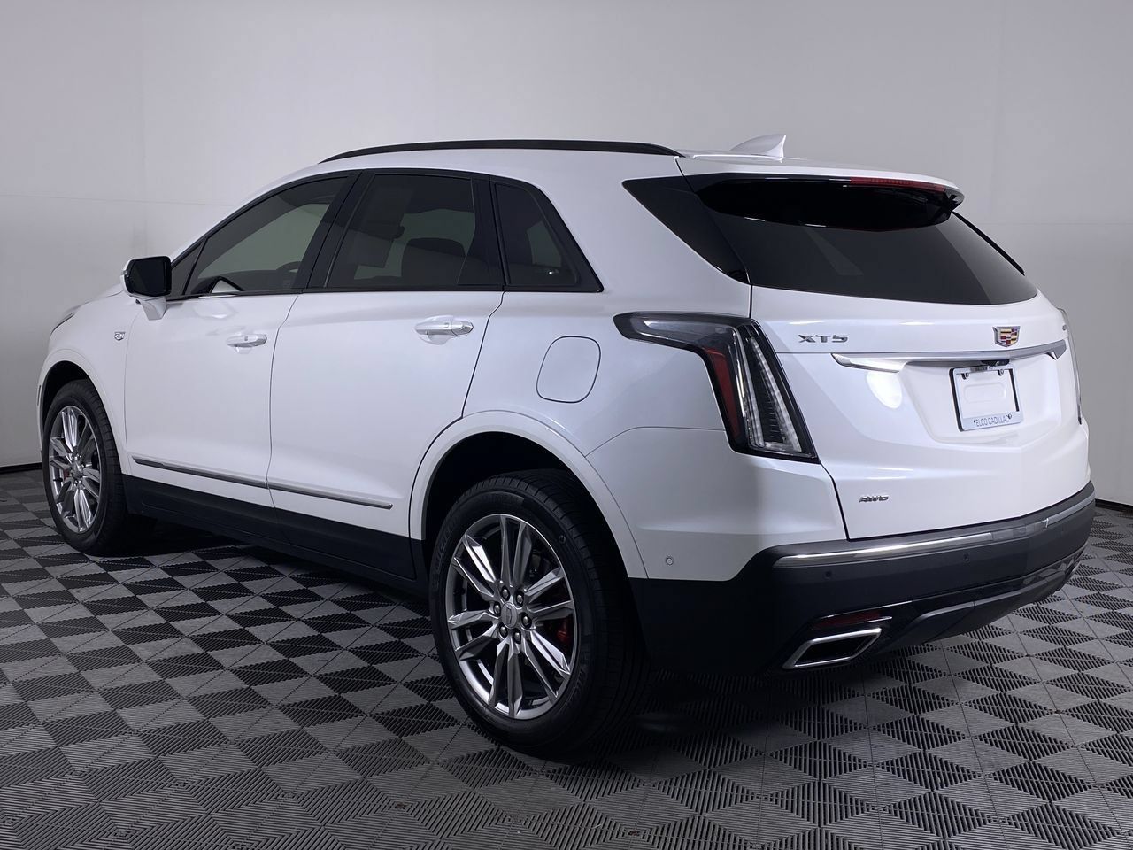 Used 2024 Cadillac XT5 Sportv w/ Technology Package AWD/4WD image 19