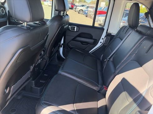 Used 2024 Jeep Wrangler High Altitude image 11