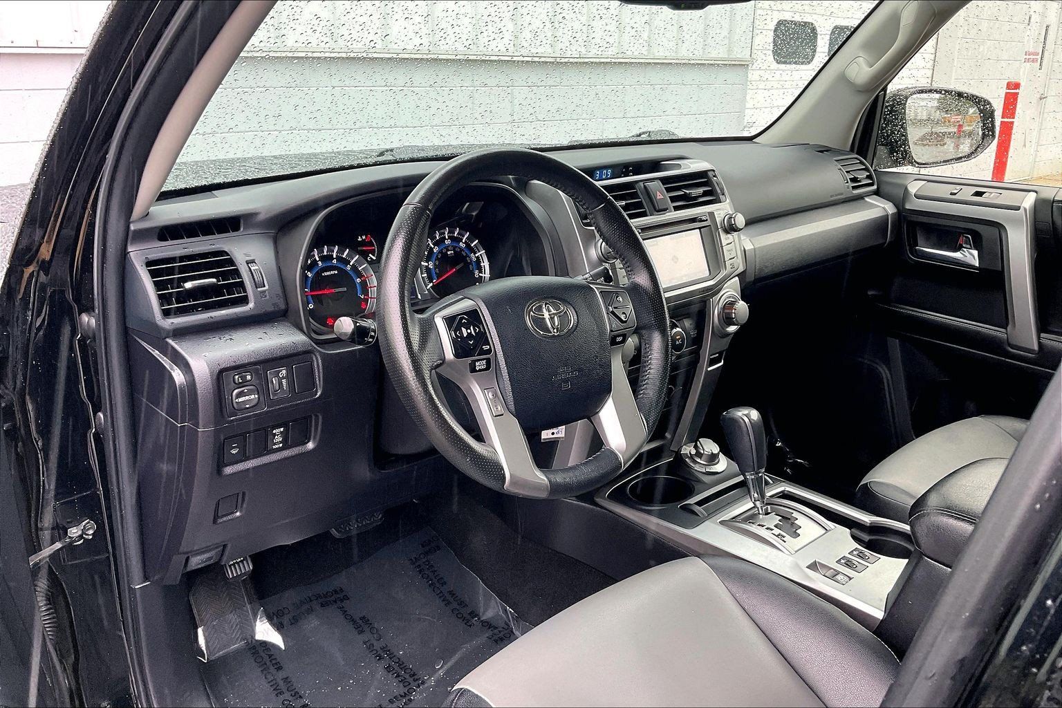 Used 2016 Toyota 4Runner SR5 Premium AWD/4WD image 18