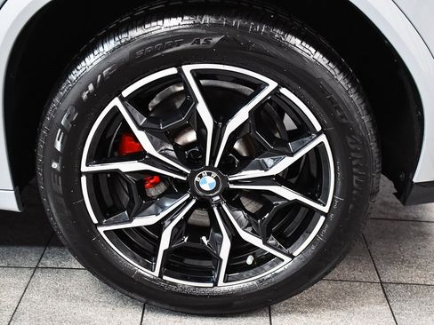 Used 2024 BMW X4 M40i w/ Premium Package image 8