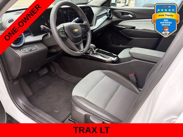 Used 2025 Chevrolet Trax LT FWD image 14