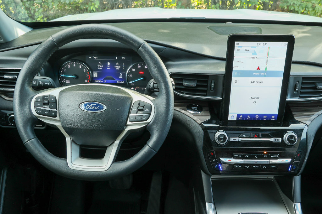 Certified 2023 Ford Explorer Limited w/ Limited Technology Package AWD/4WD image 8