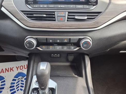 Used 2025 Nissan Altima 2.5 SV FWD image 25