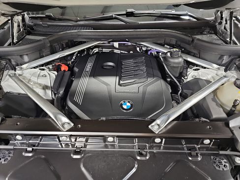 Used 2021 BMW X5 xDrive40i w/ M Sport Package image 33