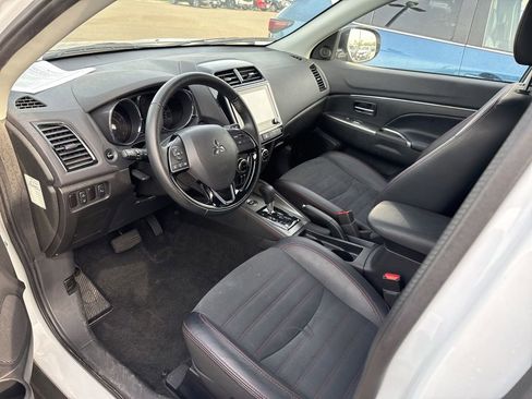 Used 2025 Mitsubishi Outlander Sport SE AWD/4WD image 5