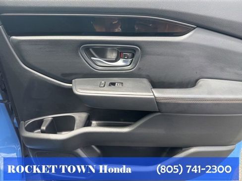 Used 2025 Honda Pilot TrailSport image 14