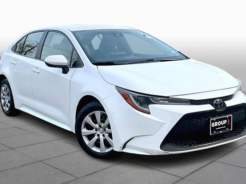 Used 2020 Toyota Corolla LE image 2