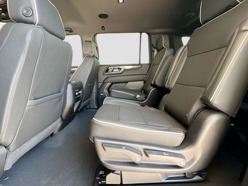 New 2026 GMC Yukon XL Elevation image 17