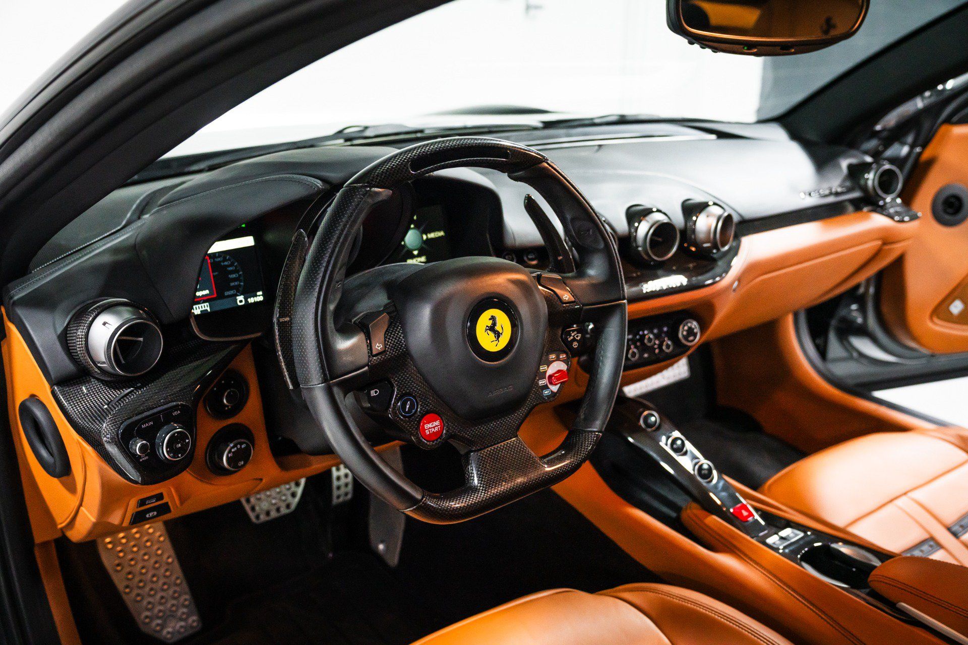 Used 2015 Ferrari F12 Berlinetta RWD image 21