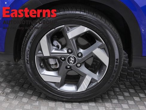 Used 2024 Hyundai Venue Limited image 33