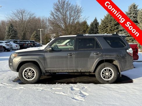 Used 2015 Toyota 4Runner Trail Premium image 4