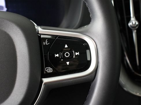 Certified 2025 Volvo XC60 B5 Plus image 11