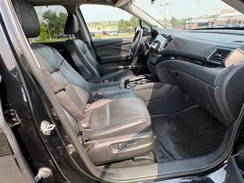 Used 2019 Honda Pilot Touring image 32