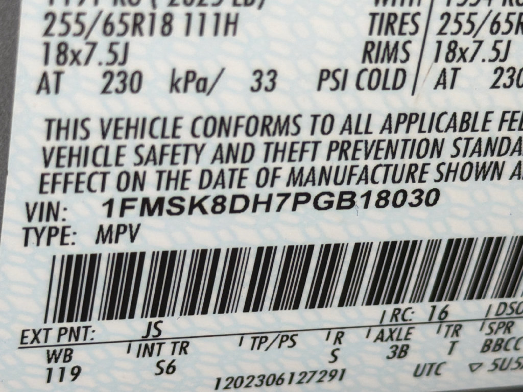Used 2023 Ford Explorer XLT w/ Equipment Group 202A AWD/4WD image 33