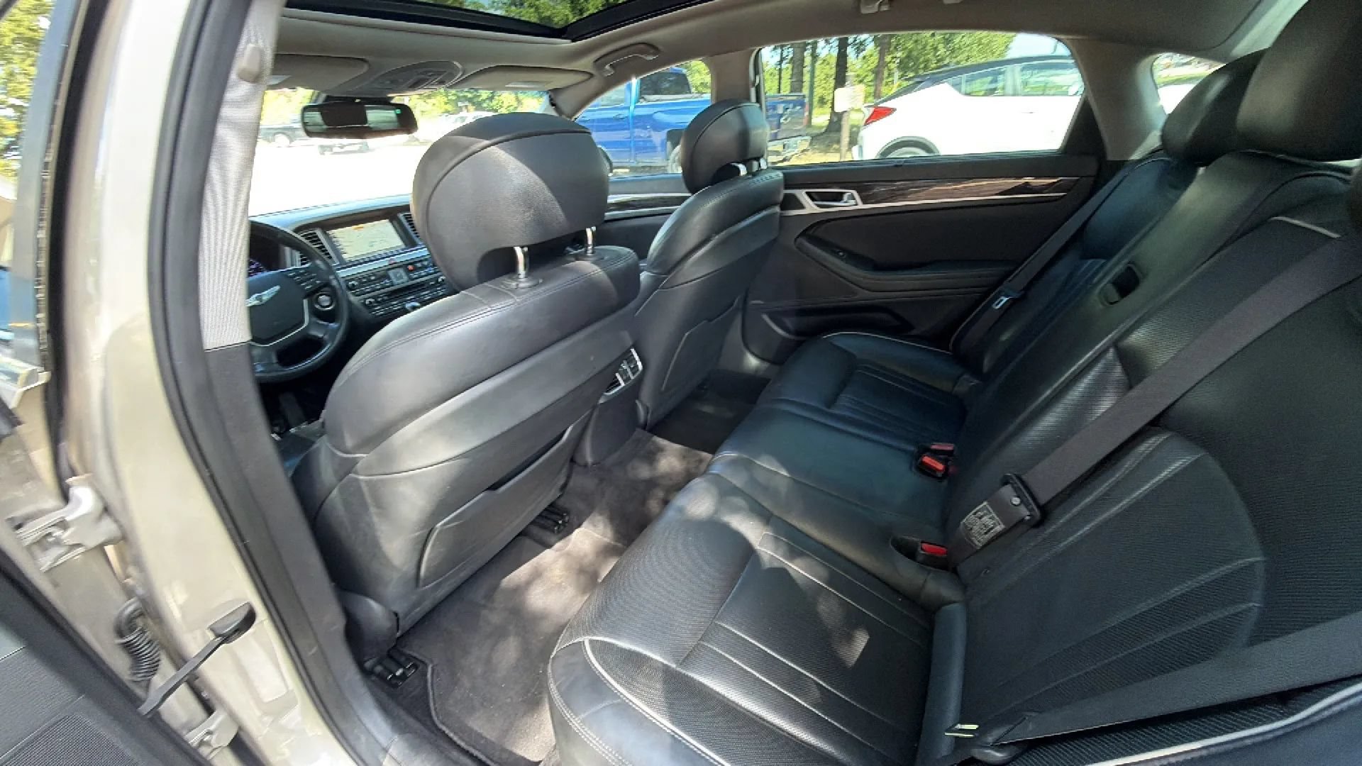 Used 2015 Hyundai Genesis 3.8 w/ Option Group 03 RWD image 21