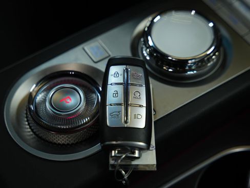 Used 2023 Genesis GV70 3.5T Sport image 44