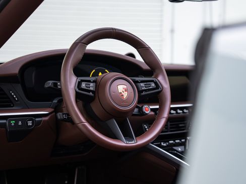 Used 2025 Porsche 911 Carrera 4 GTS image 28