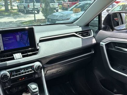 Used 2025 Toyota RAV4 XLE FWD image 13