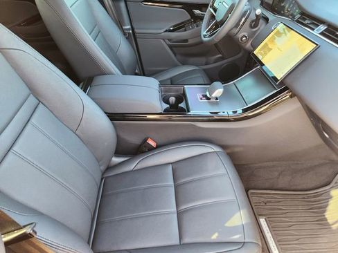 Used 2025 Land Rover Range Rover Evoque Dynamic SE image 13