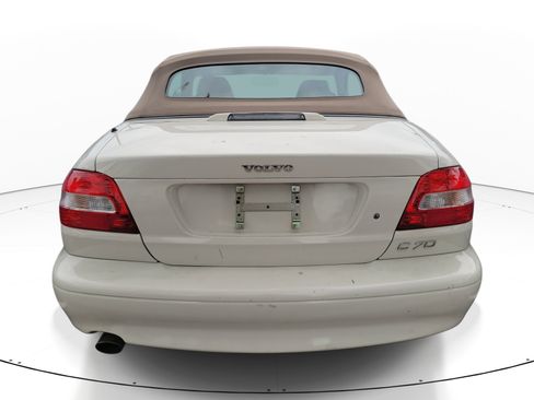 Used 2004 Volvo C70 HT image 8