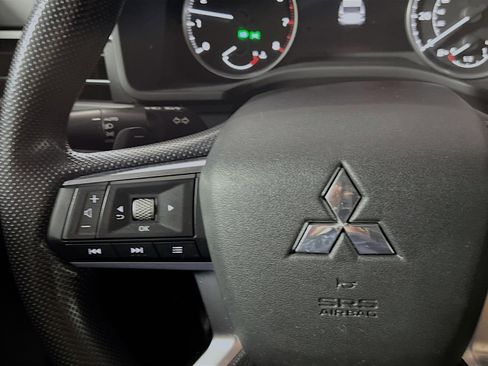 Used 2022 Mitsubishi Outlander ES image 19