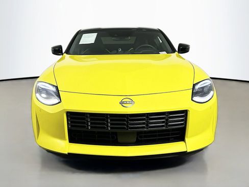 Used 2023 Nissan Z w/ Floor Mat Package (L93) RWD image 2