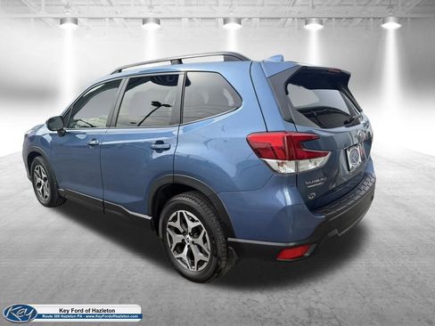 Used 2021 Subaru Forester Premium image 5