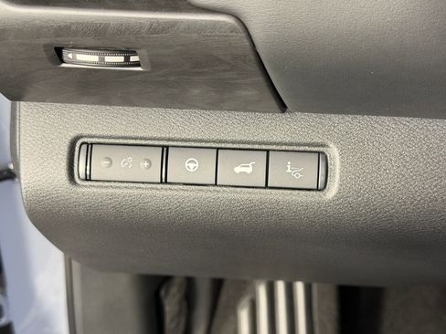 Used 2026 Nissan Pathfinder Platinum w/ Cargo Package AWD/4WD image 18