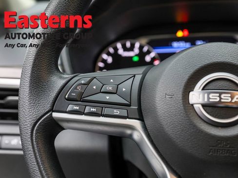 Used 2024 Nissan Altima 2.5 SV image 15