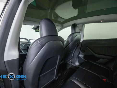 Used 2023 Tesla Model Y Long Range AWD/4WD image 26