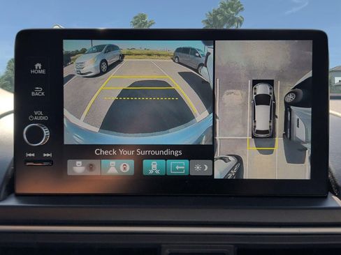 Used 2025 Honda Pilot Elite image 19