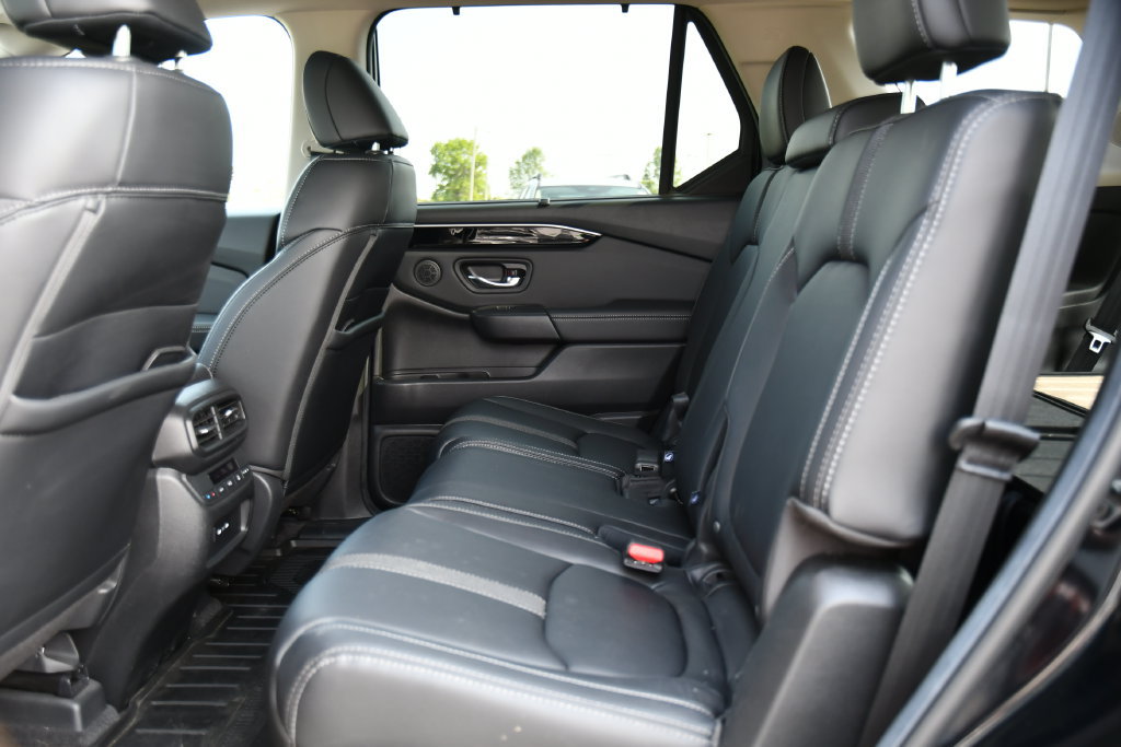Used 2024 Honda Pilot Touring image 19