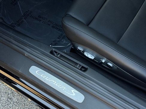 Used 2024 Porsche 718 Cayman S image 32