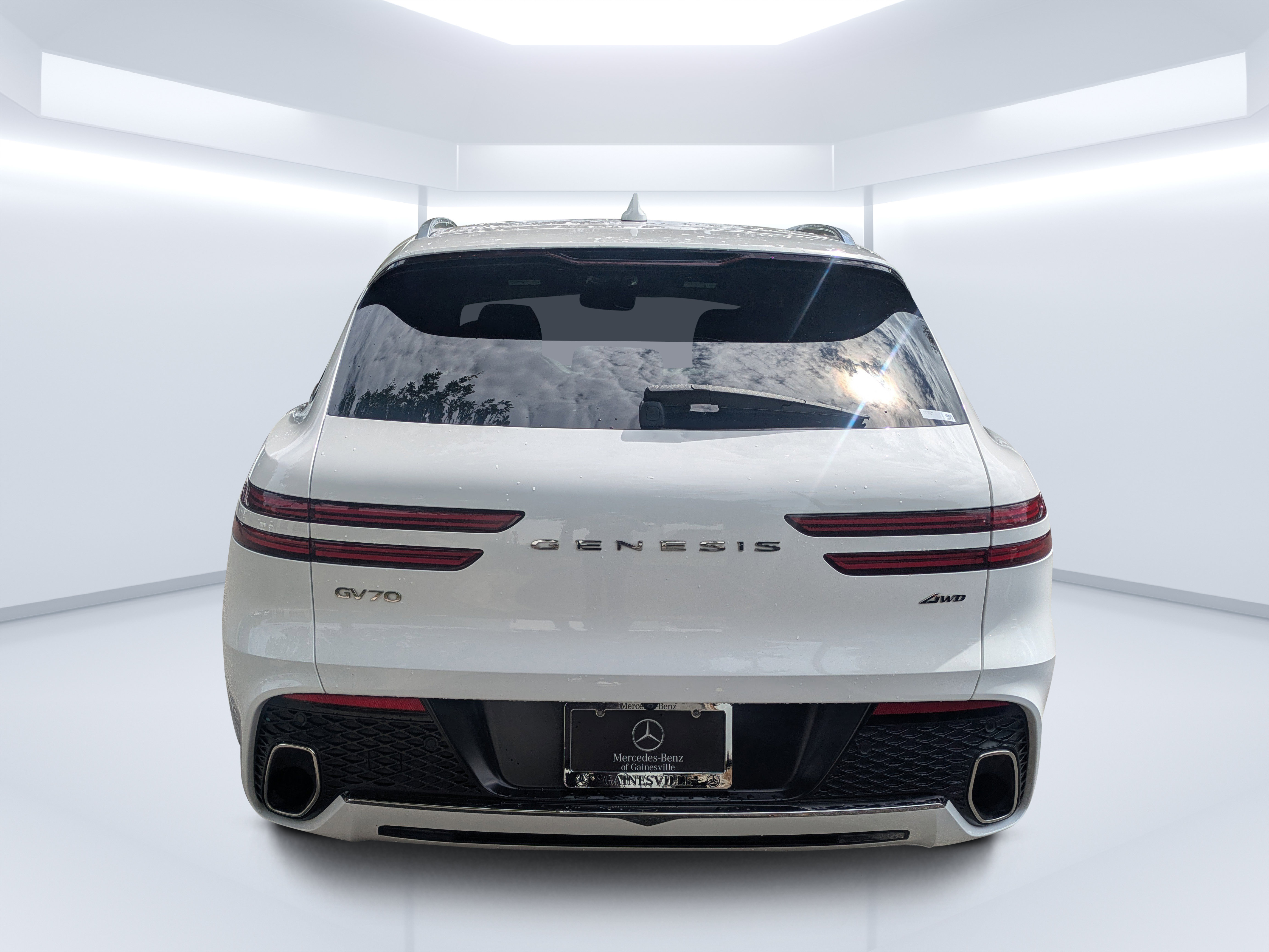Used 2022 Genesis GV70 2.5T w/ Advanced Package AWD/4WD image 4