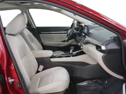 Used 2023 Nissan Altima 2.5 SV w/ SV Premium Package AWD/4WD image 11