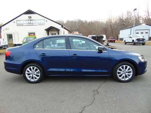 Used 2014 Volkswagen Jetta SE image 2
