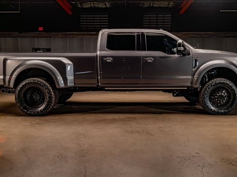 Used 2022 Ford F450 Platinum w/ FX4 Off-Road Package AWD/4WD image 11