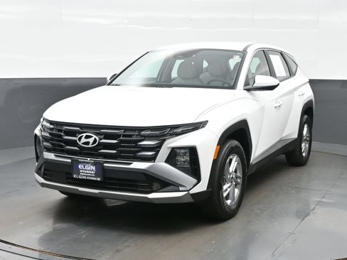 Used 2025 Hyundai Tucson SE AWD/4WD image 1