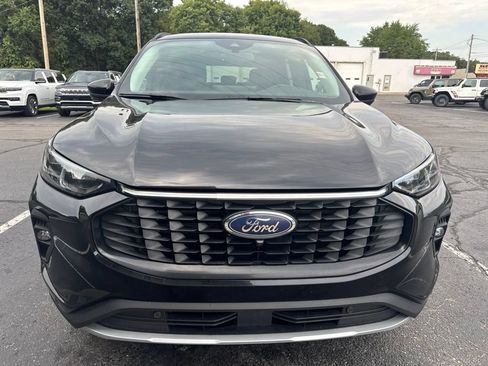 Used 2024 Ford Escape Platinum AWD/4WD image 3