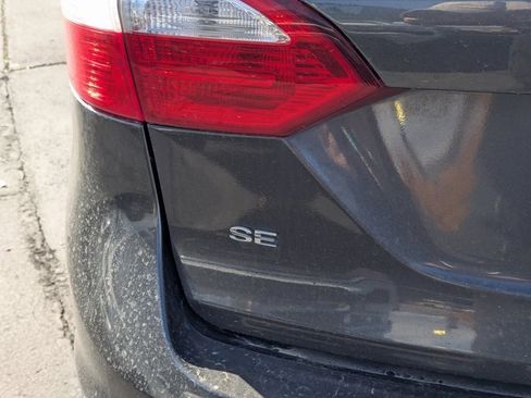 Used 2015 Ford Fiesta SE image 4