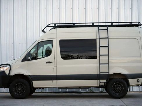 Used 2019 Mercedes-Benz Sprinter 2500 w/ Premium Plus Package image 61