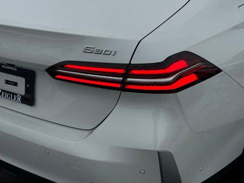 New 2026 BMW 530i xDrive 530i xDrive w/ Premium Package image 6