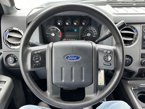 Used 2013 Ford F250 XLT w/ Chrome Pkg AWD/4WD image 11