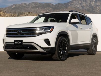Used 2023 Volkswagen Atlas SE w/ Black Wheel Package